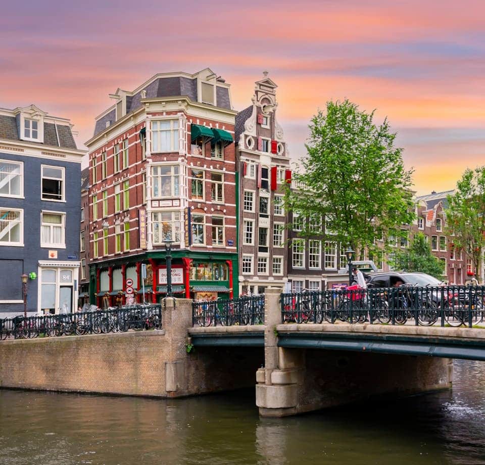 amsterdamin kanavat ja sillat